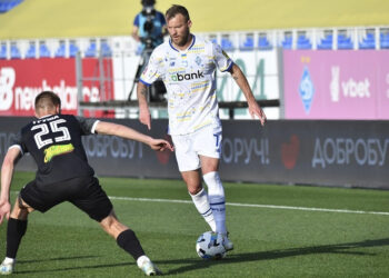 Андрій Ярмоленко у 990-му матчі «Динамо» в Чемпіонаті України наздогнав Сергія Реброва