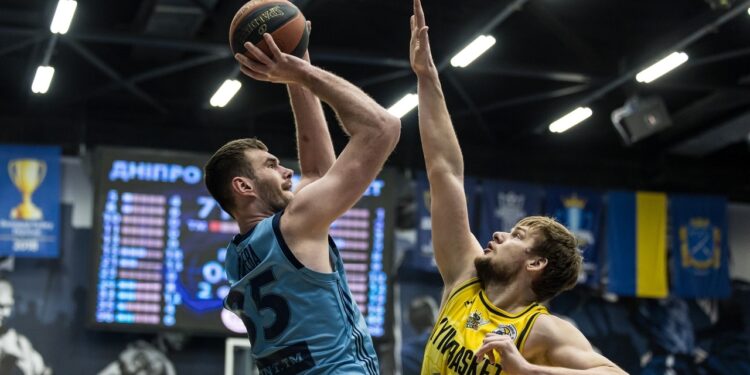 Дніпро проти Київ-Баскета: прев’ю першого матчу фіналу Суперліги Favbet – Федерація баскетболу України