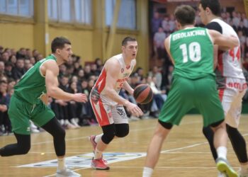 Ефектна перемога Рівного в матчі проти Запоріжжя: фотогалерея – Федерація баскетболу України