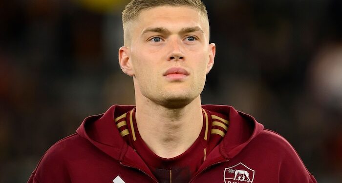 Экс-игрок «Ромы» недоволен игрой Довбика: «Инородное тело»