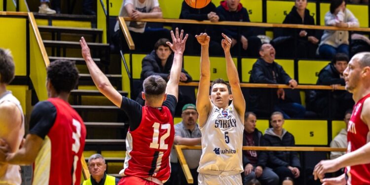 Харківські Соколи в напруженому матчі перемогли Хмельницький і вийшли в фінал Вищої ліги – Федерація баскетболу України