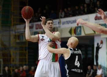 Історія протистоянь у плей-оф: Черкаські Мавпи проти Кривбаса в битві за бронзу Суперліги – Федерація баскетболу України