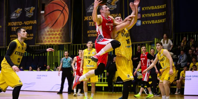 Київ-Баскет обіграв Рівне в першому матчі плейоф Суперліги Favbet: фотогалерея – Федерація баскетболу України