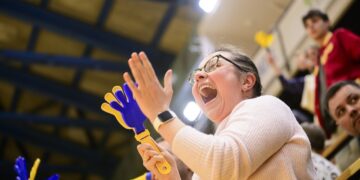 Київ-Баскет та Рівне зіграють третій матч півфінальної серії: фото вболівальників попередніх ігор – Федерація баскетболу України