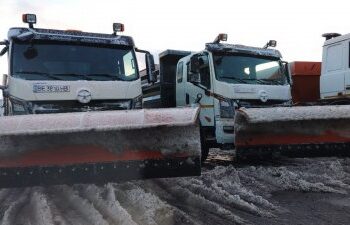 Комунальники Миколаєва працюють з ночі – розчищають дороги » Миколаївський Оглядач