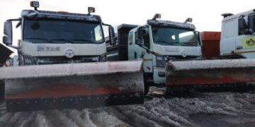 Комунальники Миколаєва працюють з ночі – розчищають дороги » Миколаївський Оглядач