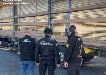 На Львівщині перекрили канал контрабанди деревини