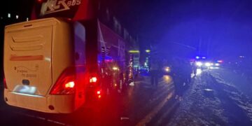 На Львівщині зіткнулися автобус і вантажівка: травмовані 7 пасажирів