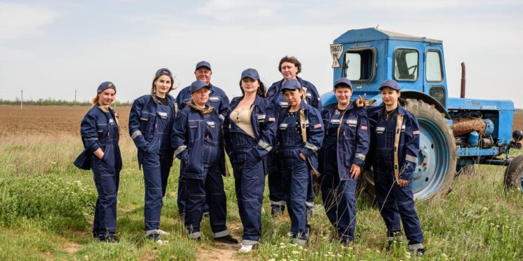 На Полтавщині зросла кількість фермерок, які опанували трактор