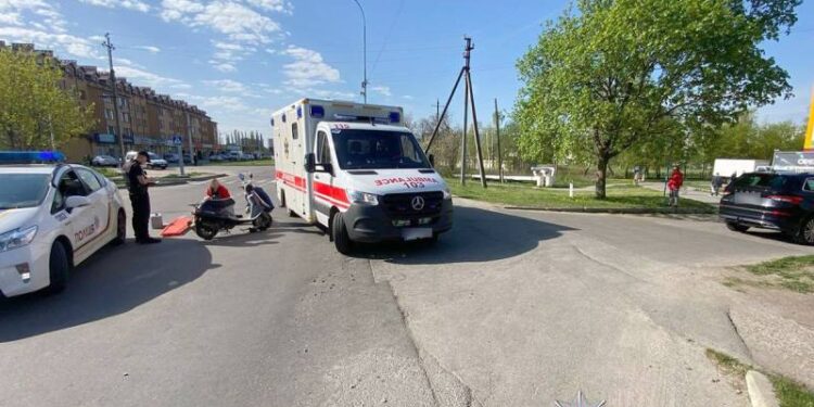 На Шепетівщині внаслідок зіткнення з авто травмувався мопедист —Хмельнитчина