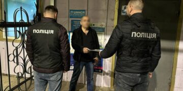 На виході з Шепетівської виправної колонії нелегала-кримінальника вже чекали —Хмельнитчина