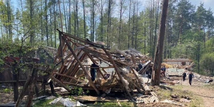 Оцінка шкоди довкіллю через ворожу атаку крилатими ракетами у передмісті Житомира 24 квітня | Журнал Житомира