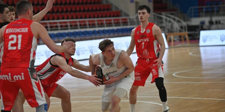 Рівне на виїзді програло Запоріжжю: фотогалерея – Федерація баскетболу України