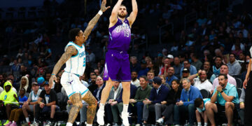 Святослав Михайлюк зіграв 16 хвилин проти Шарлотт – Федерація баскетболу України