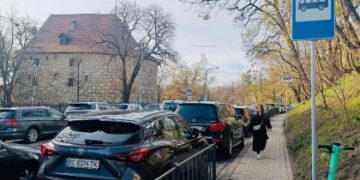 У центрі Львова з’явилася нова зупинка громадського транспорту