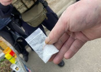 У Черкасах на одній з вулиць виявили чоловіка з наркотиками
