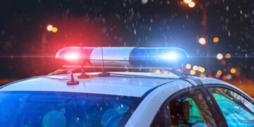 У Запоріжжі патрульні терміново відвезли мати до лікарні – за її словами, дитина проковтнула скло | Новости Запорожья