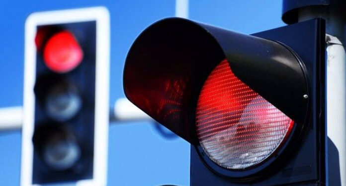 У Запоріжжі водія, який проїхав на червоне світло, знайшли завдяки соцмережам – чоловіка оштрафували за порушення | Новости Запорожья