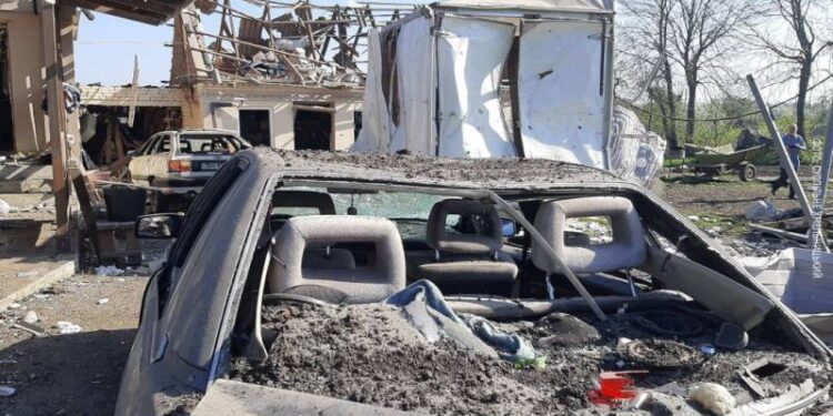 Вибиті вікна, двері та побиті дахи: на Хмельниччині фіксують наслідки атаки —Хмельнитчина