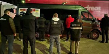 Від 12 до 16 тисяч доларів за виїзд: на Львівщині прикордонники ліквідували канал незаконного переправлення чоловіків за кордон – RegioNews.ua