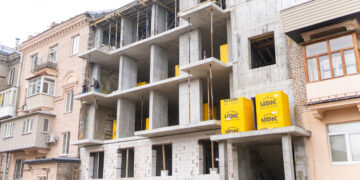 Відбудова багатоповерхівки за адресою Соборний, 44 в Запоріжжі вийшла на новий етап – як просуваються роботи | Новости Запорожья