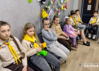 Використовуємо інтернет відповідально та безпечно: у Миколаєві кіберполіцейський зустрівся із юними скаутами » Миколаївський Оглядач