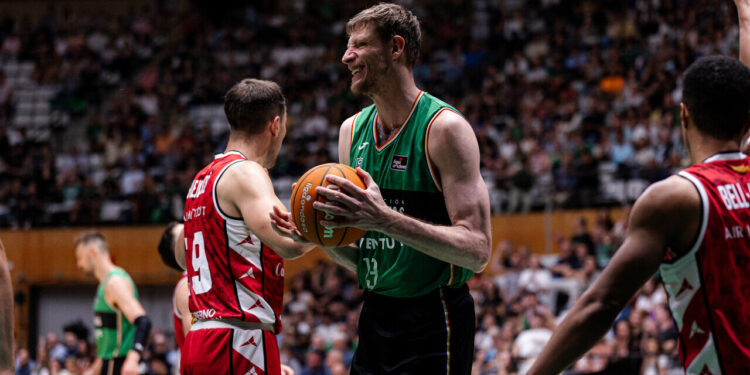 Артем Пустовий визнаний MVP туру в чемпіонаті Іспанії – Федерація баскетболу України