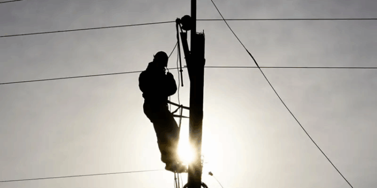 Через негоду на Полтавщині зникло світло у понад тисячі споживачів