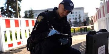 Чоловіка, який атакував поліцейських на Куликовому полі в Одесі, відправили під варту без застави :: Інтент :: Суспільно-політичне видання:: Регіональна мережа якісної журналістики