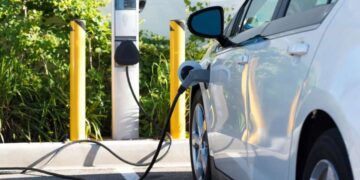 Ціни на зарядку електрокарів зростають: як зекономити | |