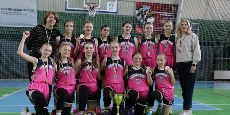 ДЮСШ Нововолинськ — чемпіонки ВЮБЛ серед дівчат 2013 року народження – Федерація баскетболу України