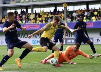 Долю першого матчу «Лівого Берега» і «Металіста 1925» вирішив удар бразильця