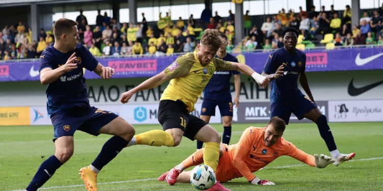 Долю першого матчу «Лівого Берега» і «Металіста 1925» вирішив удар бразильця