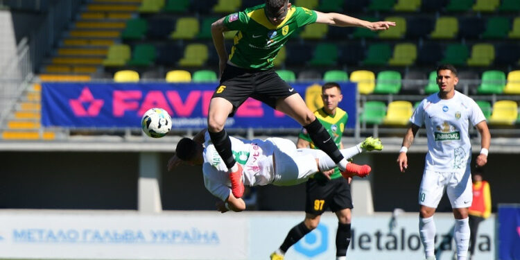 «Карпати» у меншості забили три м’ячі і здобули виїзну перемогу на полі «Лівого Берега»