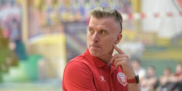 Комісія з правових відносин ФБУ дискваліфікувала двох тренерів на один рік – Федерація баскетболу України