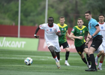 «Кривбас» розгромив «Лівий Берег» у перенесеному матчі 21-го туру і вийшов на 4-е місце