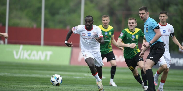 «Кривбас» розгромив «Лівий Берег» у перенесеному матчі 21-го туру і вийшов на 4-е місце