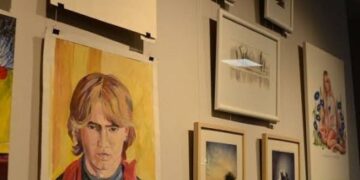 «Малюй майбутнє»: нову виставку експонують в арт-просторі ЦНАПу  — Новости Черкасс