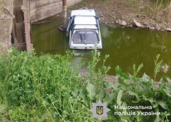 На Черкащині нетверезий водій з авто злетів у ставок — Новости Черкасс