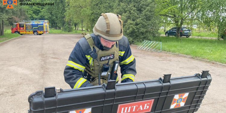 На Івано-Франківщині внаслідок ворожої атаки виникла пожежа на одному з об’єктів (ФОТО)