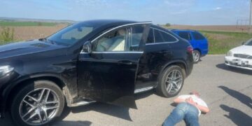 На Львівщині викрито зловмисника, який за 10-15 тис. доларів незаконно переправляв чоловіків через кордон – RegioNews.ua