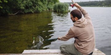 На Полтавщині поновлюють дозвіл на вилов річкової риби