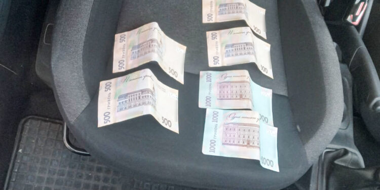 На Рівненщині водій екскаватора пропонував хабар поліцейським