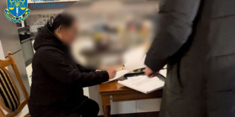 Ошукала клієнтів на майже 50 мільйонів гривень: на Прикарпатті судитимуть шахрайку
