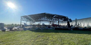 Під час ворожого обстрілу пошкоджено цивільний авіаклуб на Житомирщині | Журнал Житомира