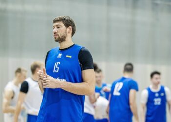 Рекордсмен збірної України В’ячеслав Кравцов продовжить професійну карʼєру – Федерація баскетболу України