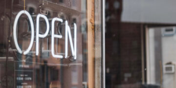 Ресторанний бізнес в Україні: відкриття кафе та ресторанів в різних містах і вибір постачальників продуктів