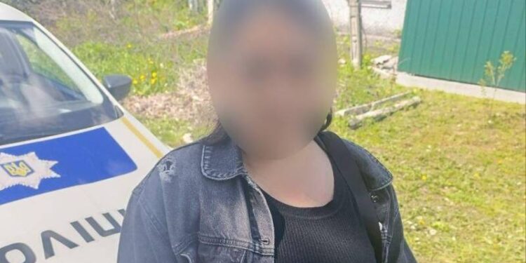 Шепетівчанка вкрала з будинку жительки Красносілки золотих прикрас на 50 тис грн —Хмельнитчина