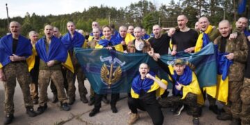 Шестеро захисників із Черкащини повернулися додому з полону