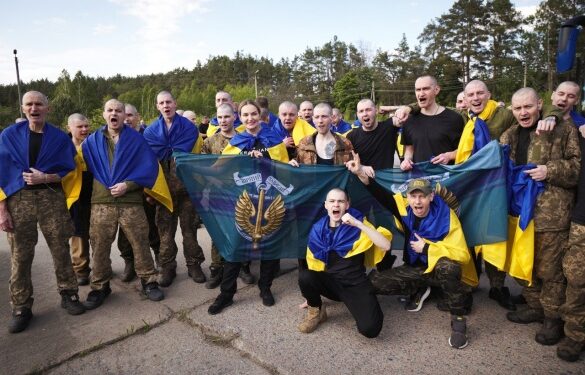 Шестеро захисників із Черкащини повернулися додому з полону